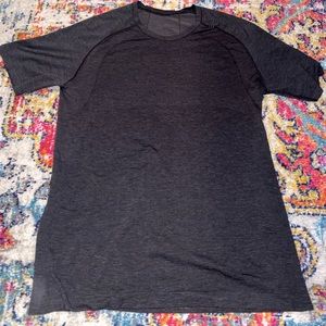 Men’s lulu lemon (swifty) tee